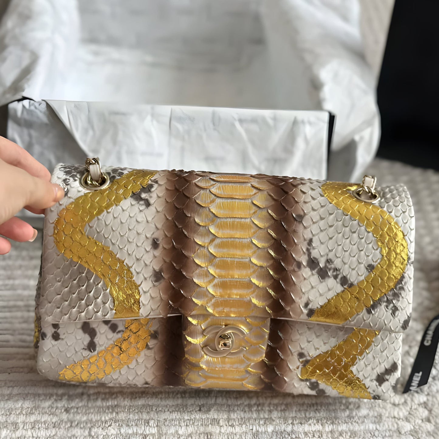 CHANEL CLASSIC FLAP BAG