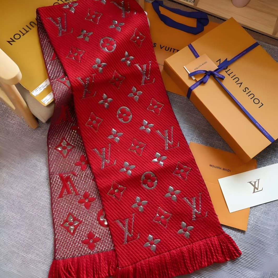 LOUIS VUITTON LOGOMANIA SHINE SCARF SIZES: (180/30)