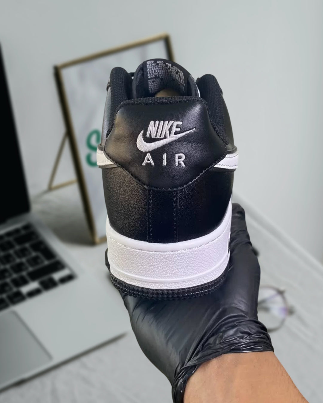 NIKE AIR FORCE 1 LOW '07 WHITE SWOOSH PANDA