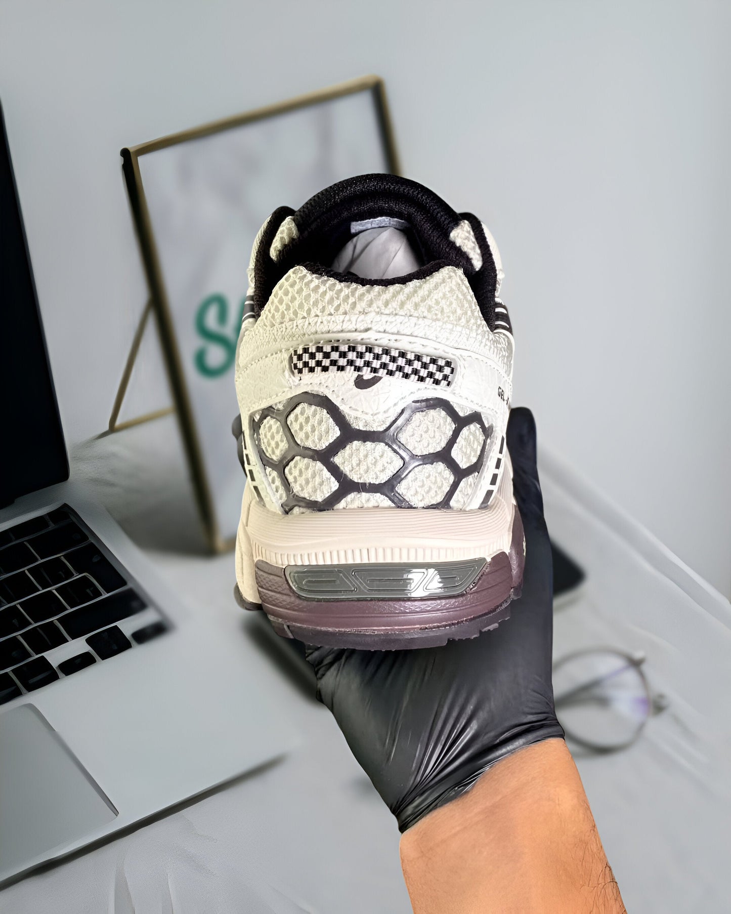 ASICS GEL-KAHANA 8
FEATHER GREY