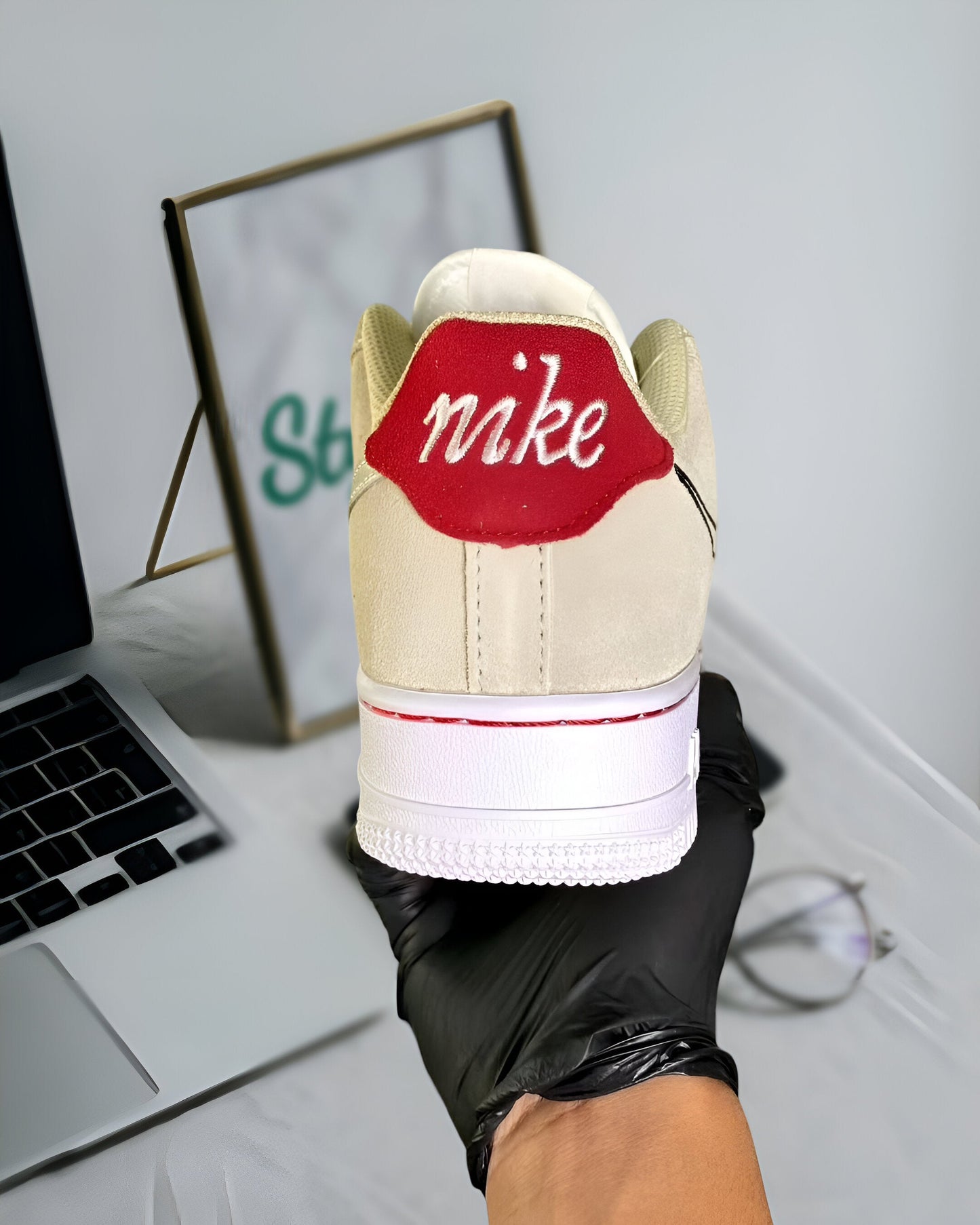 NIKE AIR FORCE 1 LOW FIRST USE LIGHT SAIL RED