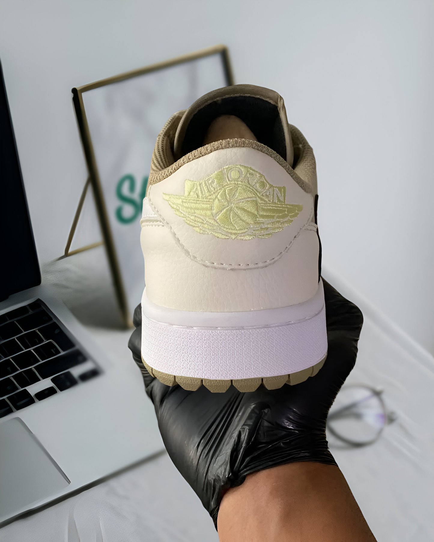 JORDAN 1 RETRO LOW GOLF TRAVIS SCOTT NEUTRAL OLIVE