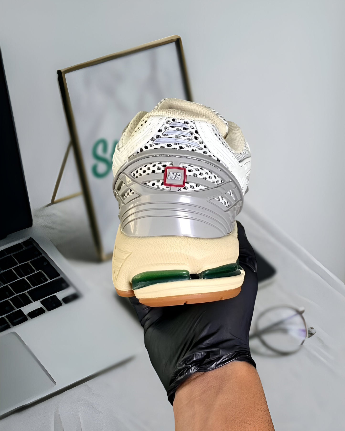 NEW BALANCE 1906R WHITE GREEN CREAM