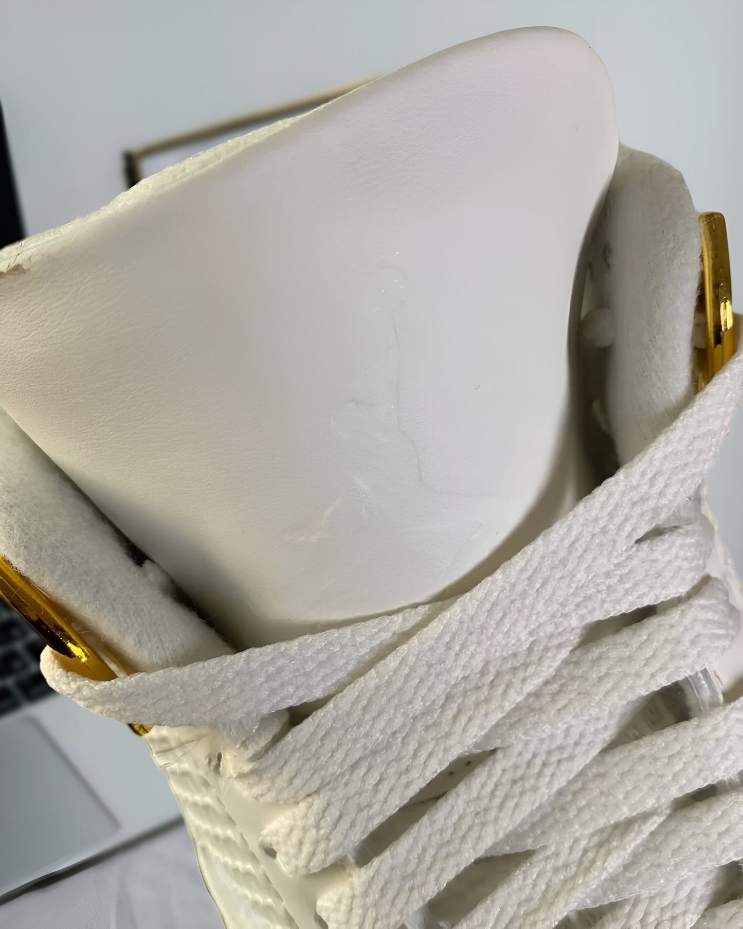 JORDAN 4 RETRO METALLIC GOLD