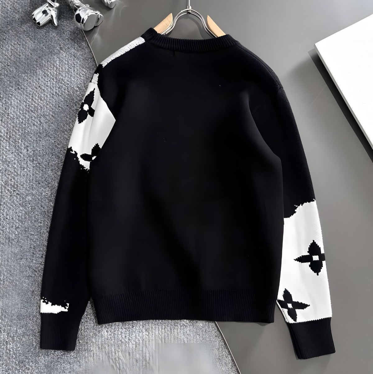 LOUIS VUITTON MEN'S SWEATER