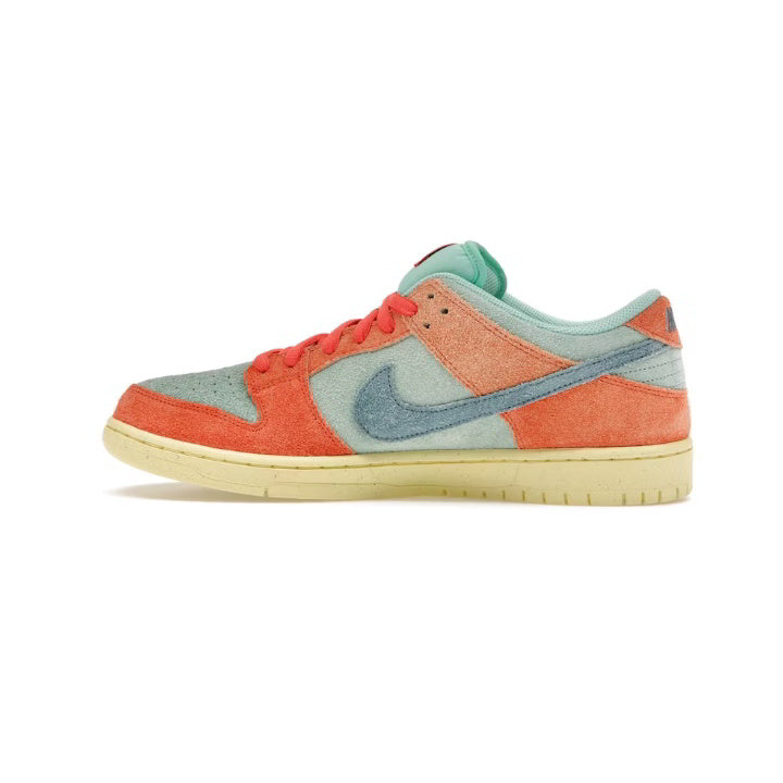 NIKE SB DUNK LOW ORANGE EMERALD RISE