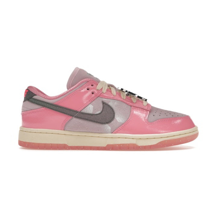 NIKE DUNK LOW LX BARBIE