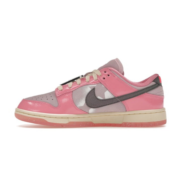 NIKE DUNK LOW LX BARBIE