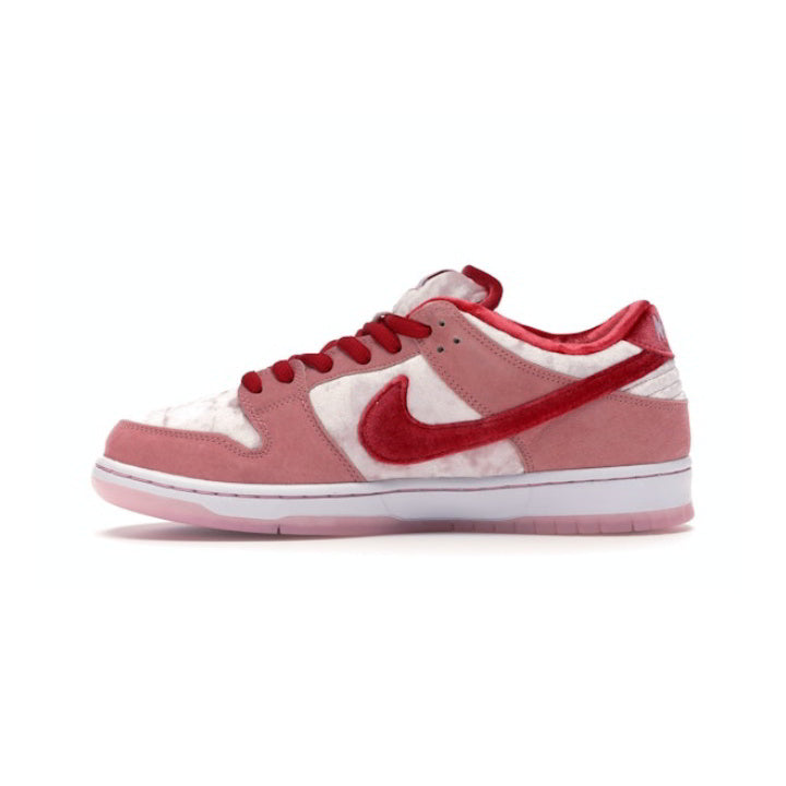 NIKE SB DUNK LOW STRANGELOVE SKATEBOARDS