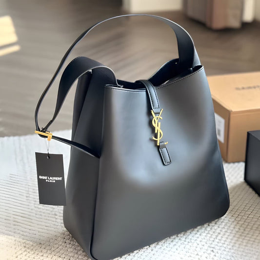 SAINT LAURENT LE 5 À 7 HOBO BAG