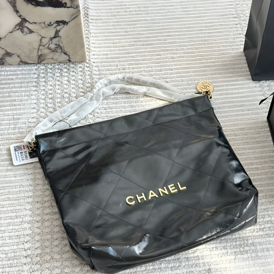 CHANEL 22 BAG