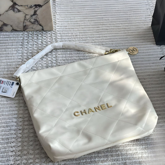 CHANEL 22 BAG