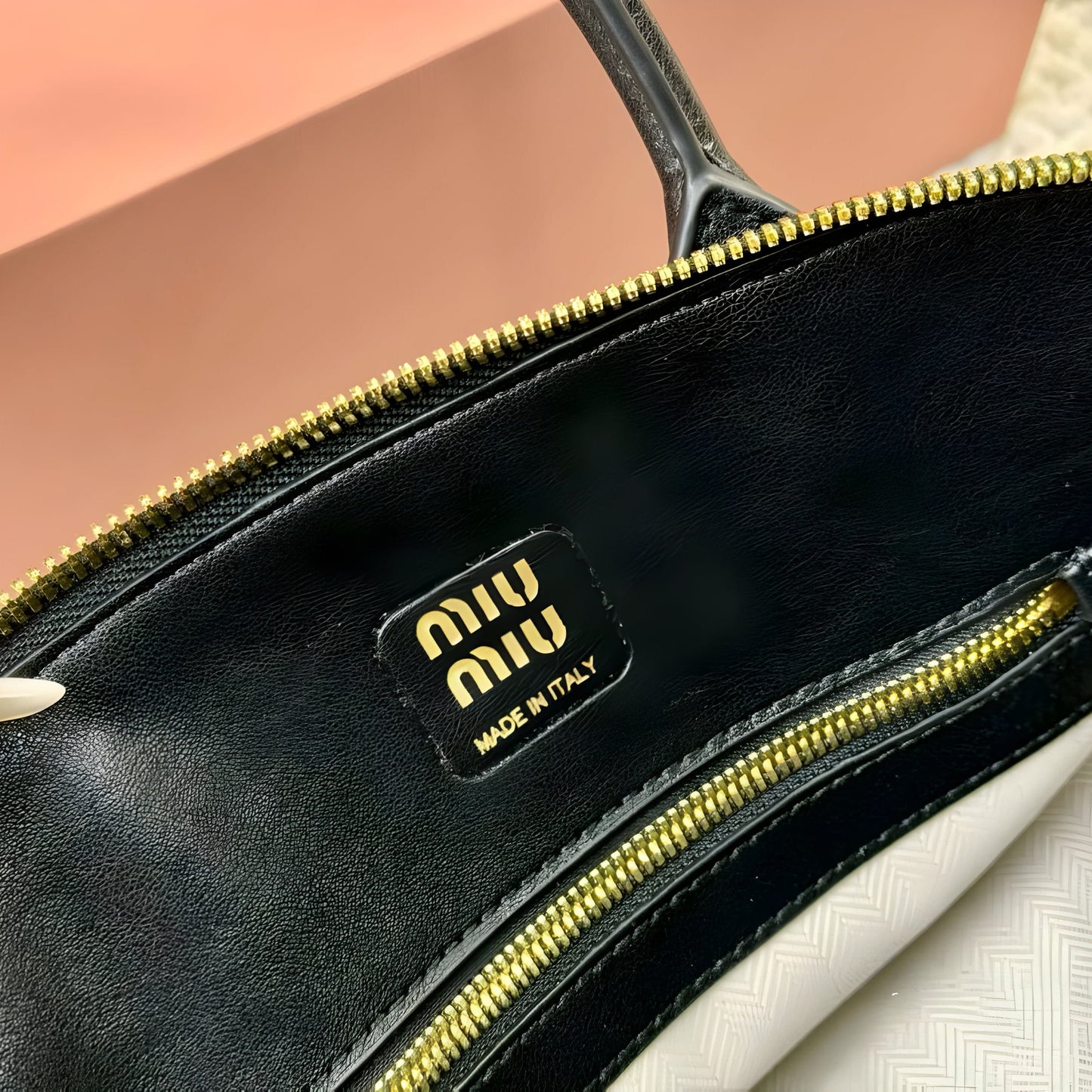 MIU MIU AVENTURE LEATHER BAG