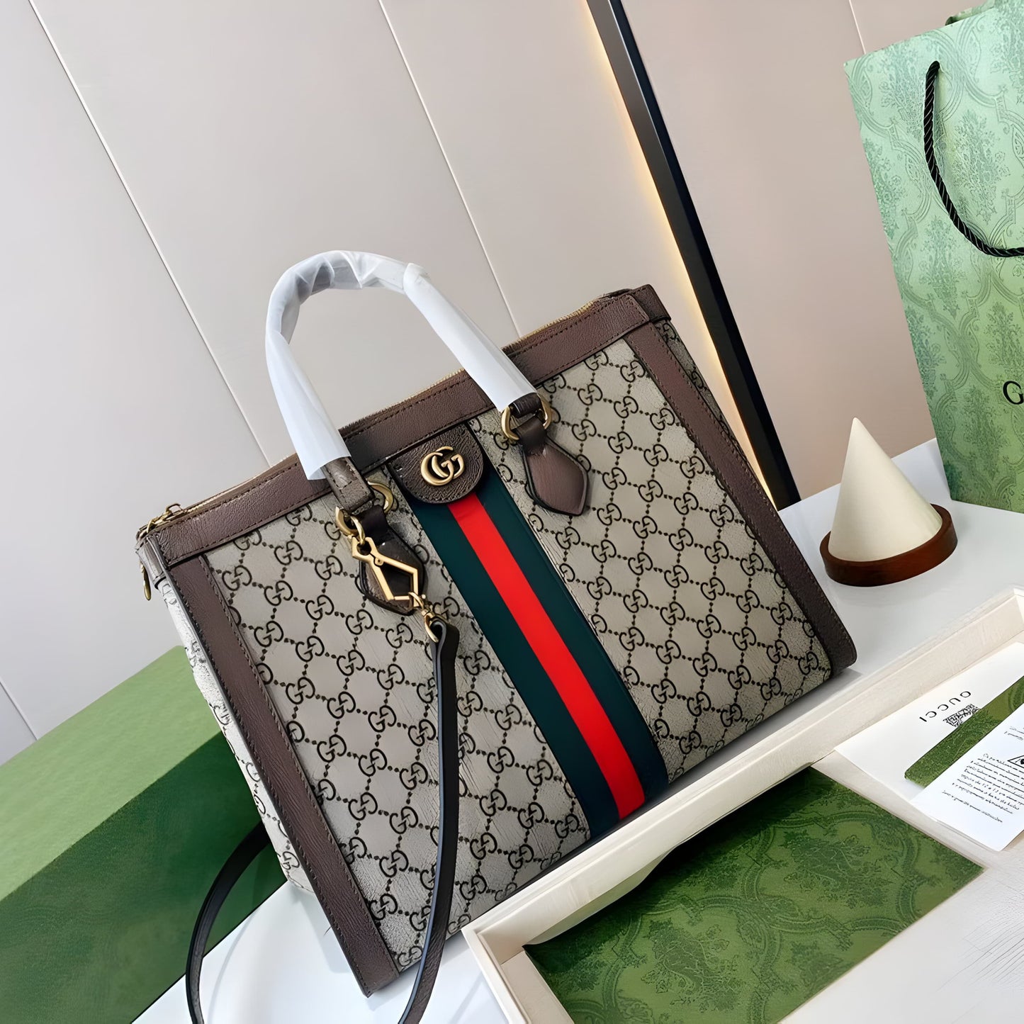 GUCCI OPHIDIA GG SUPREME TOTE BAG