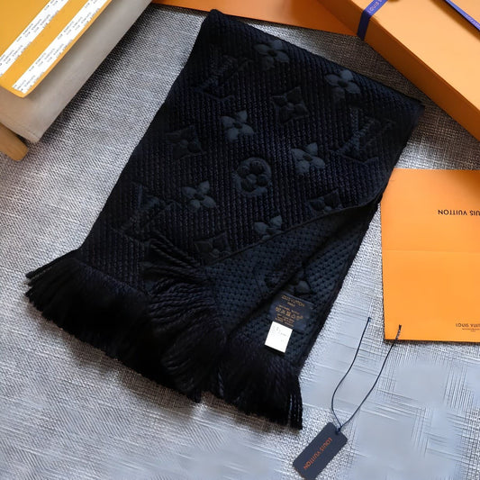 LOUIS VUITTON LOGOMANIA SHINE SCARF  SIZES:  (180/30)