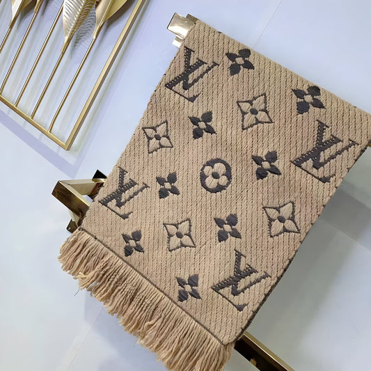 LOUIS VUITTON LOGOMANIA SHINE SCARF  SIZES:  (180/30)