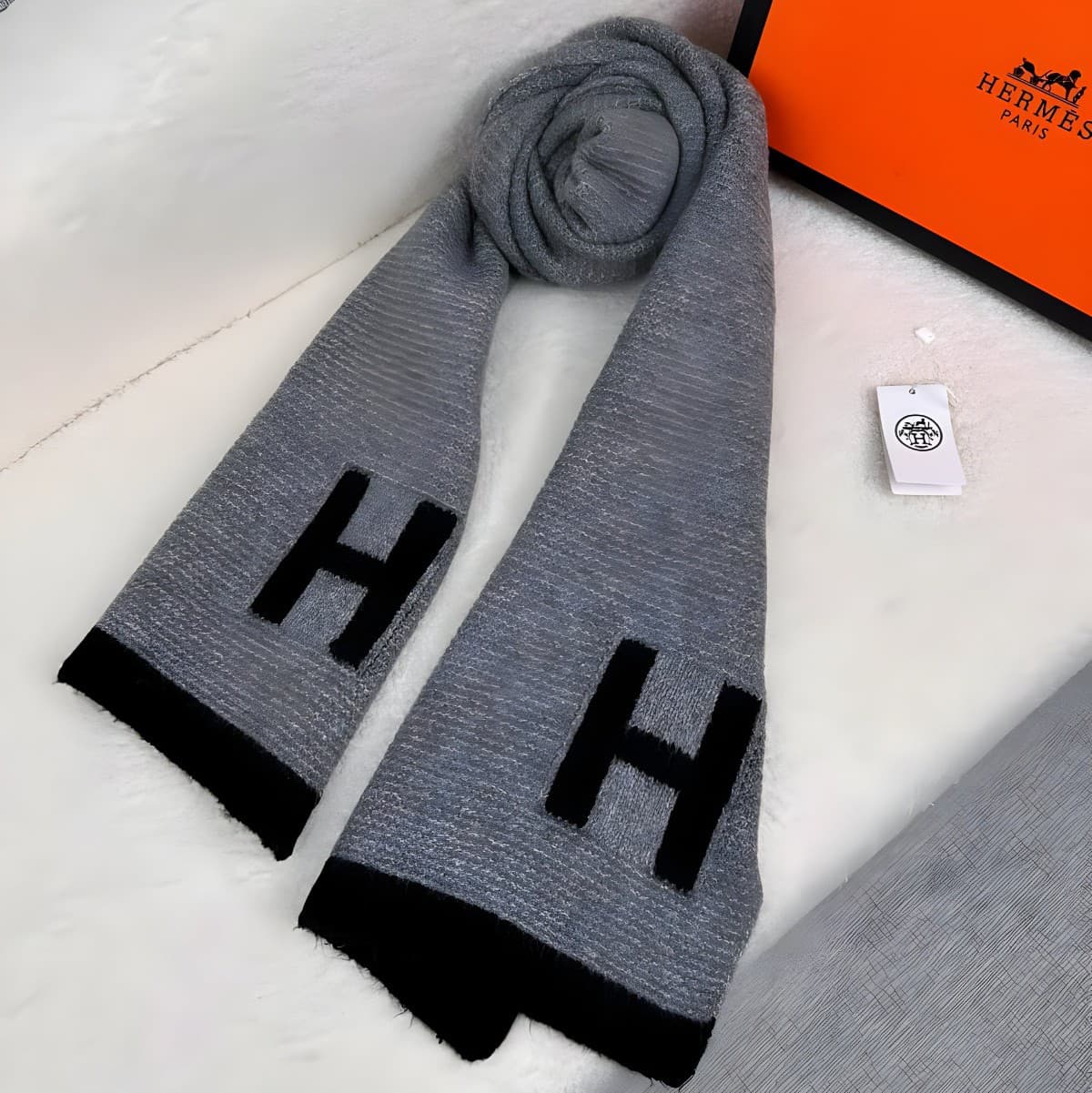 HERMÈS SCARF SIZES:(180/30)