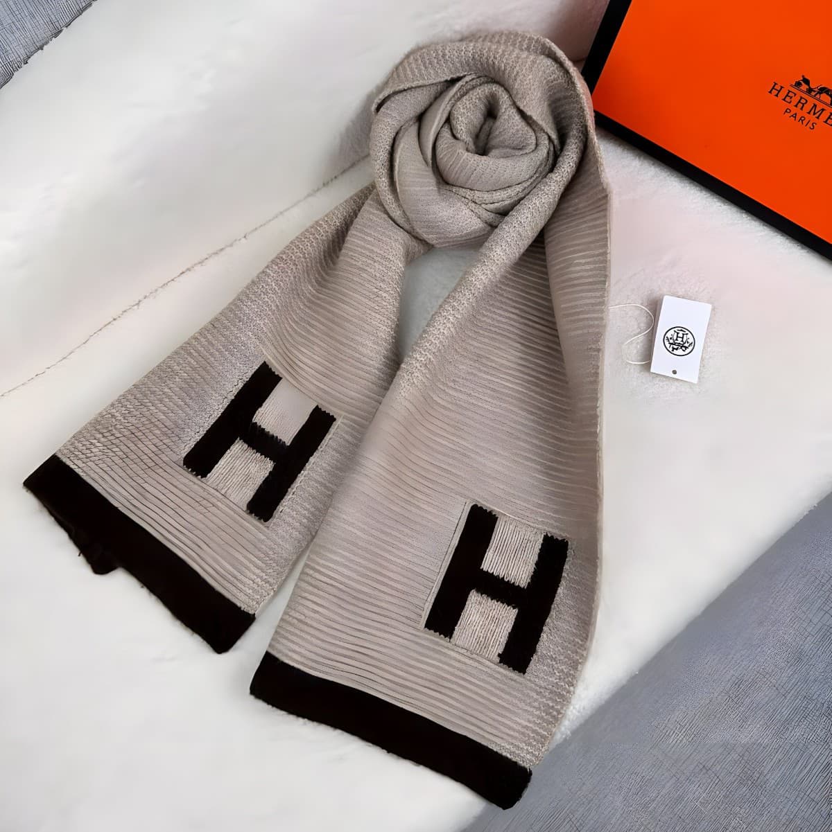 HERMÈS SCARF SIZES:(180/30)