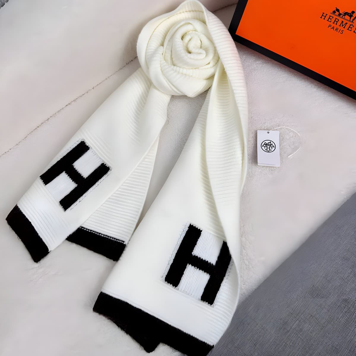 HERMÈS SCARF SIZES:(180/30)