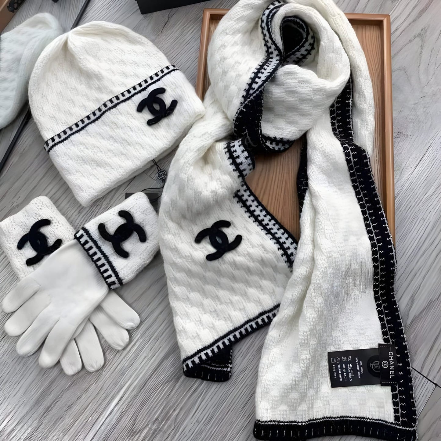 CHANEL WOMEN'S WOOL SCARF SET