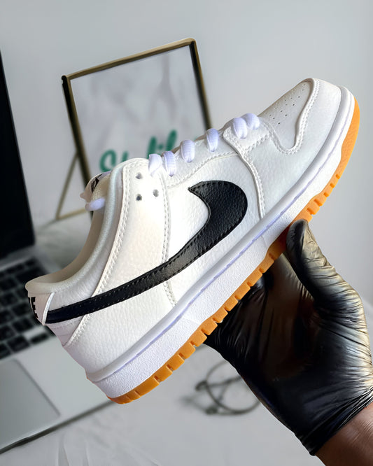 NIKE SB DUNK LOW PRO WHITE GUM