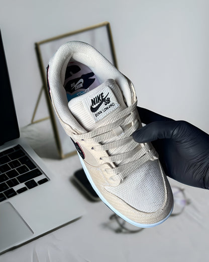 NIKE SB DUNK LOW ALBINO & PRETO
