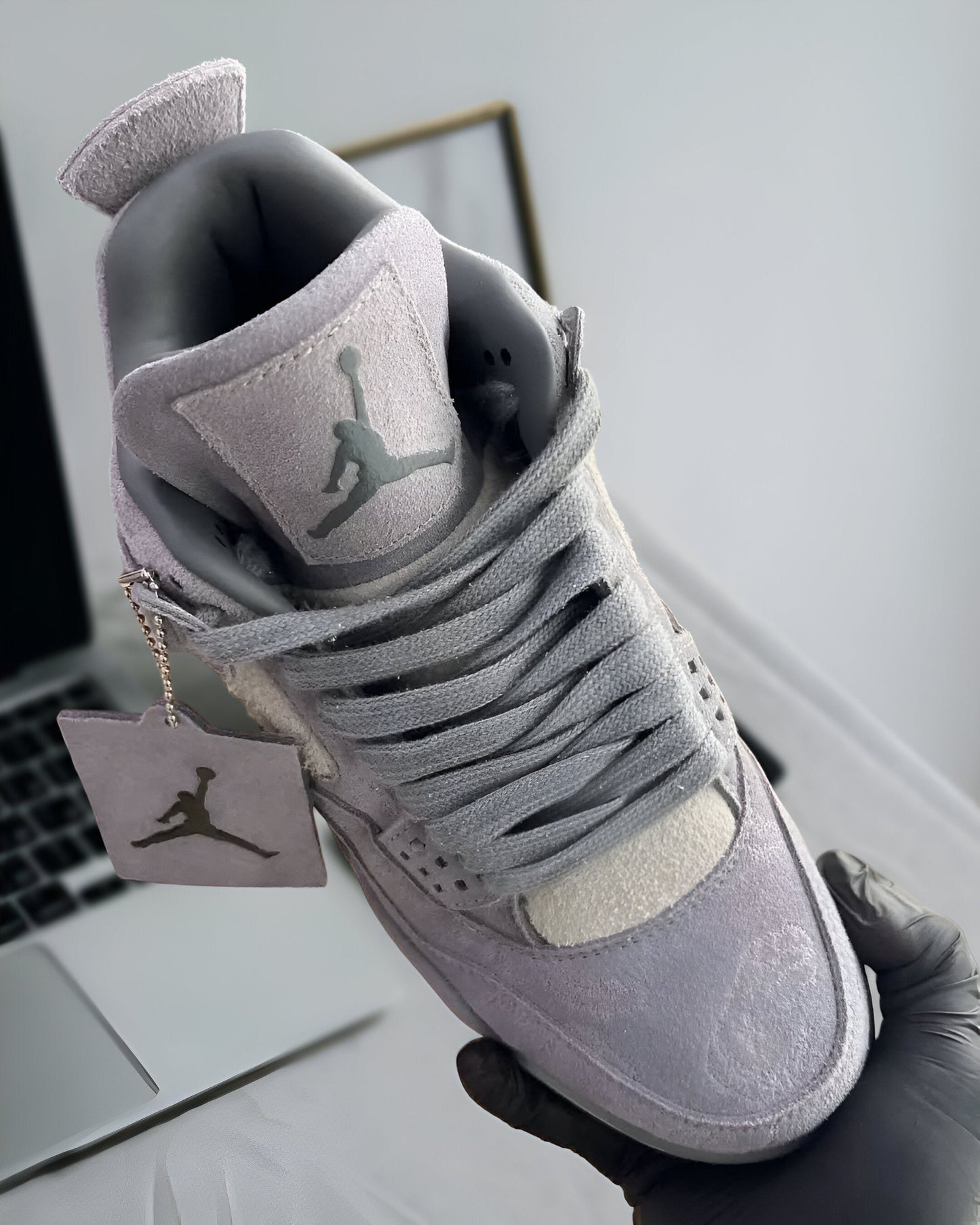 JORDAN 4 RETRO KAWS