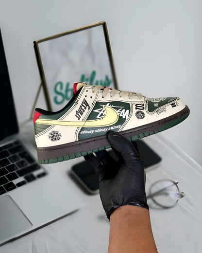NIKE SB DUNK LOW X STUSSY BMW M3