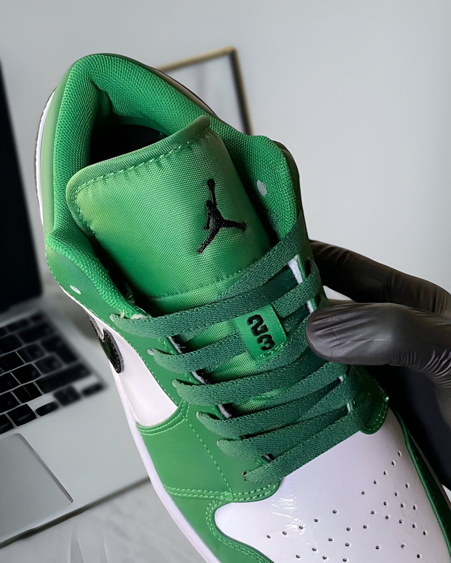 JORDAN 1 LOW PINE GREEN