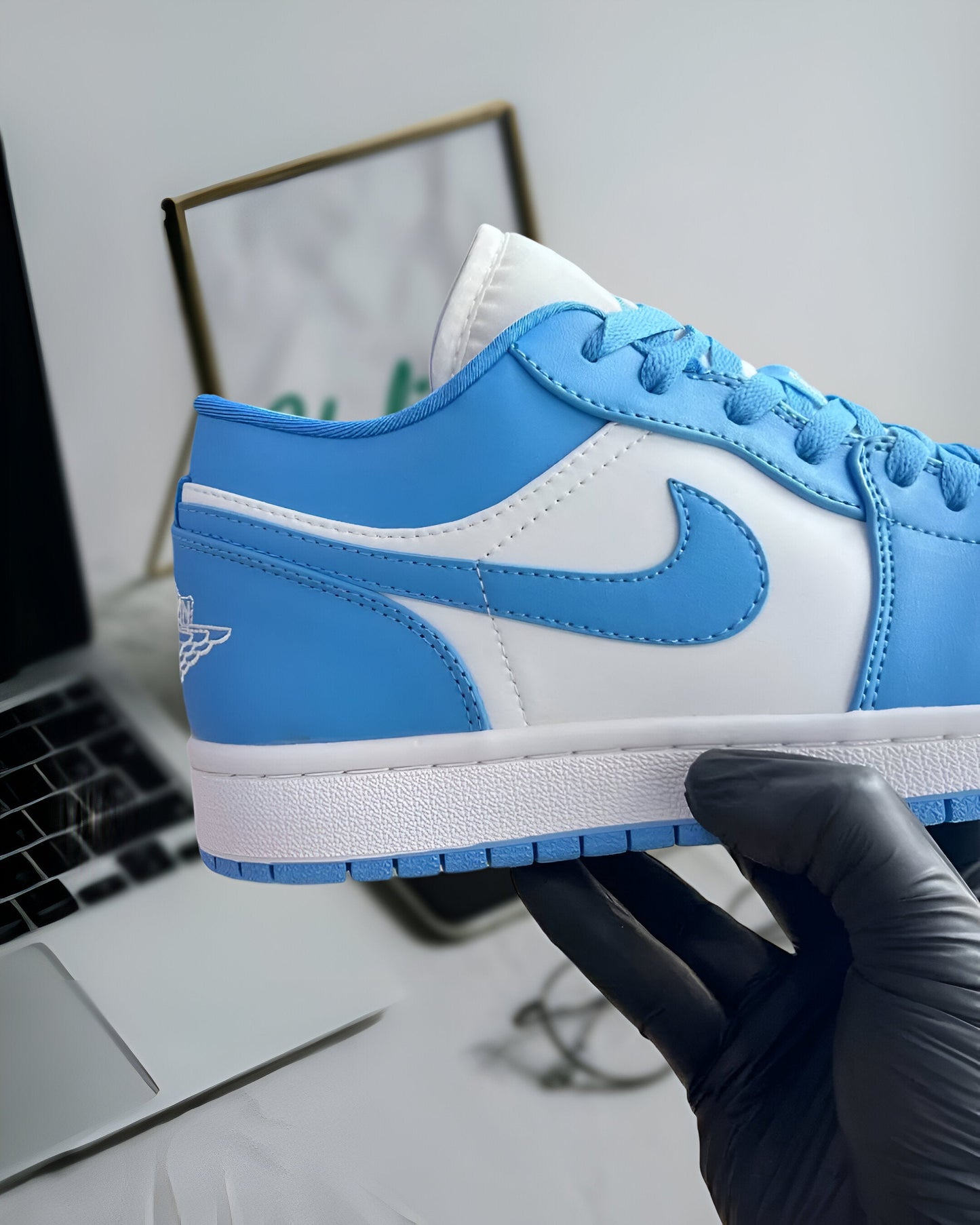 JORDAN 1 LOW UNIVERSITY BLUE