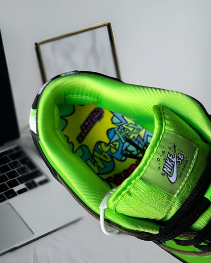 NIKE SB DUNK LOW THE POWERPUFF GIRLS BUTTERCUP