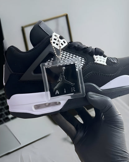 JORDAN 4 RETRO  WHITE THUNDER