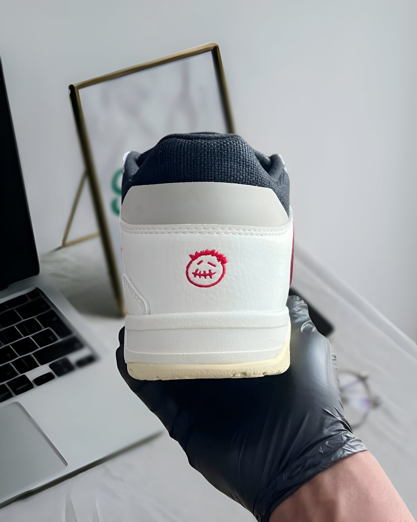 JORDAN JUMPMAN JACK TR
TRAVIS SCOTT UNIVERSITY RED