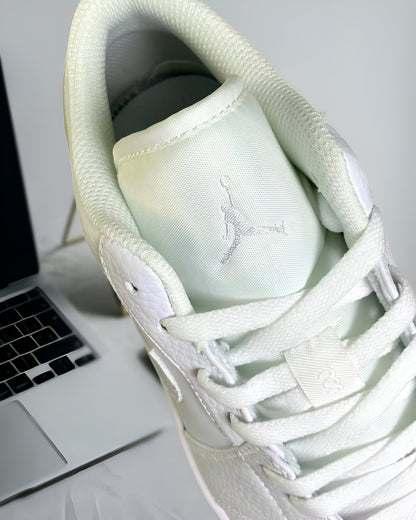 JORDAN 1 LOW WHITE