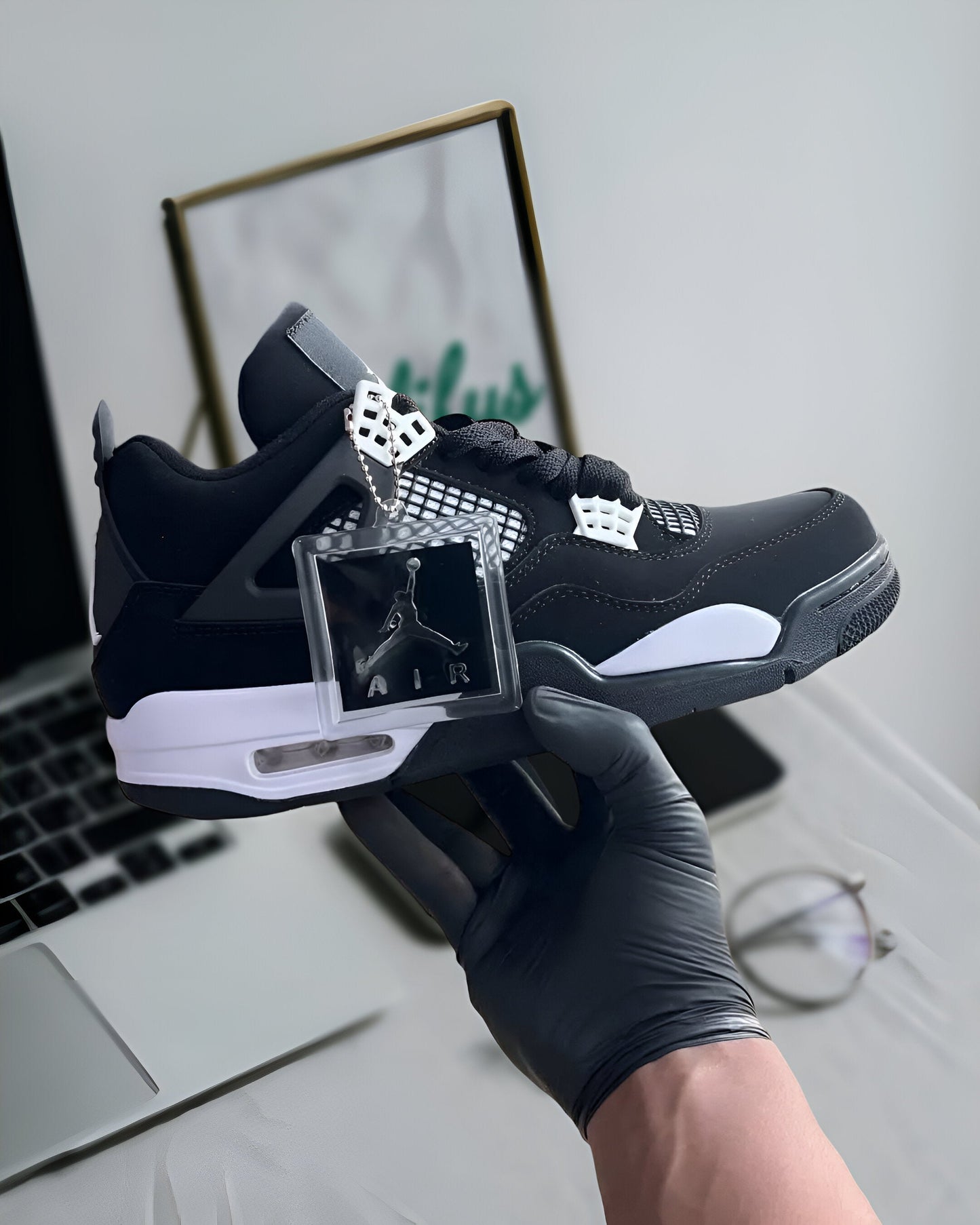 JORDAN 4 RETRO  WHITE THUNDER