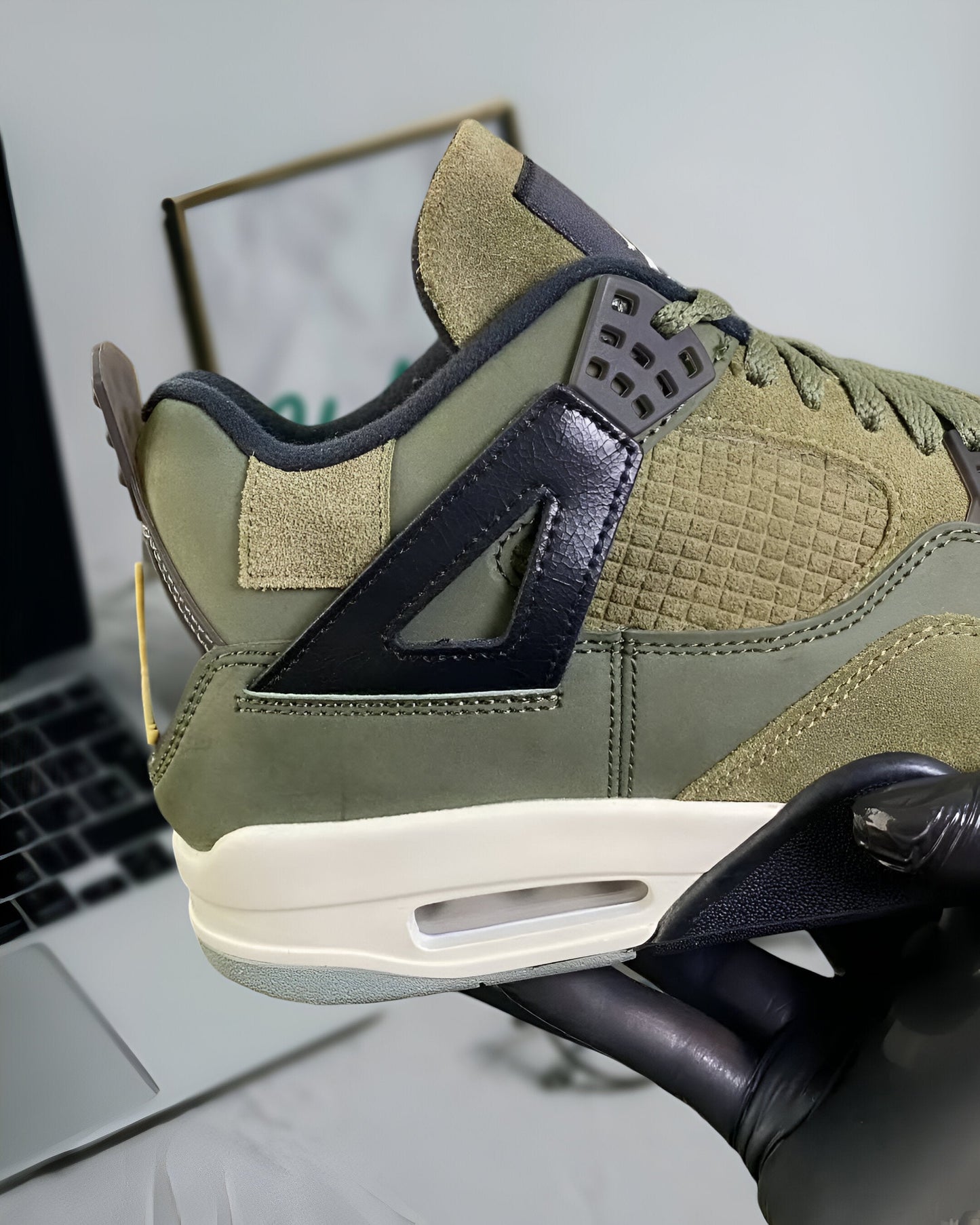 JORDAN 4 RETRO SECRAFT MEDIUM OLIVE