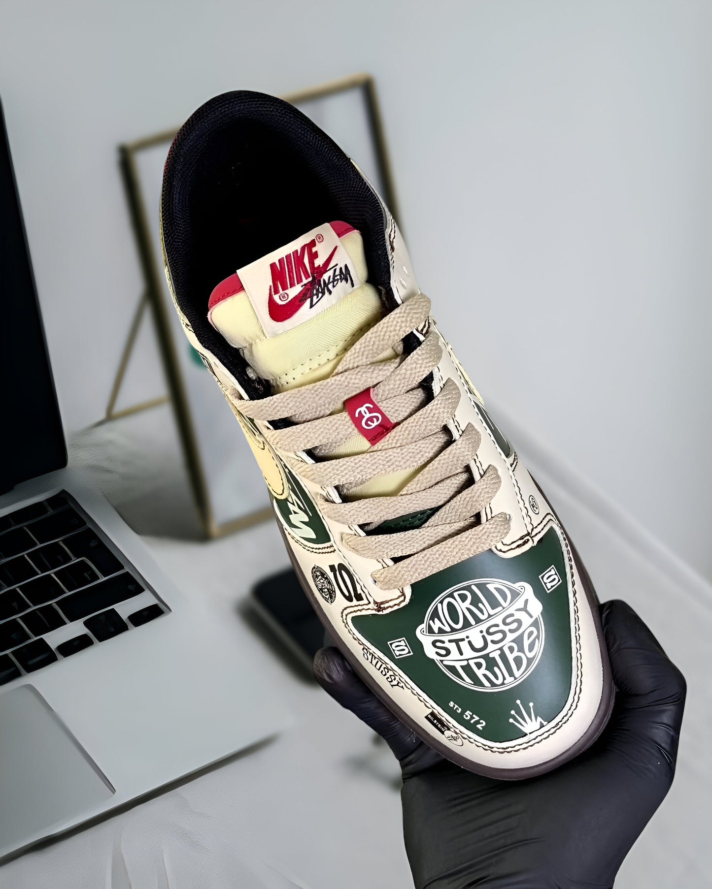 NIKE SB DUNK LOW X STUSSY BMW M3