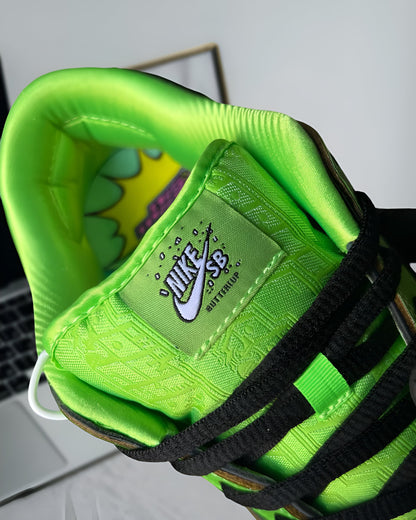 NIKE SB DUNK LOW THE POWERPUFF GIRLS BUTTERCUP