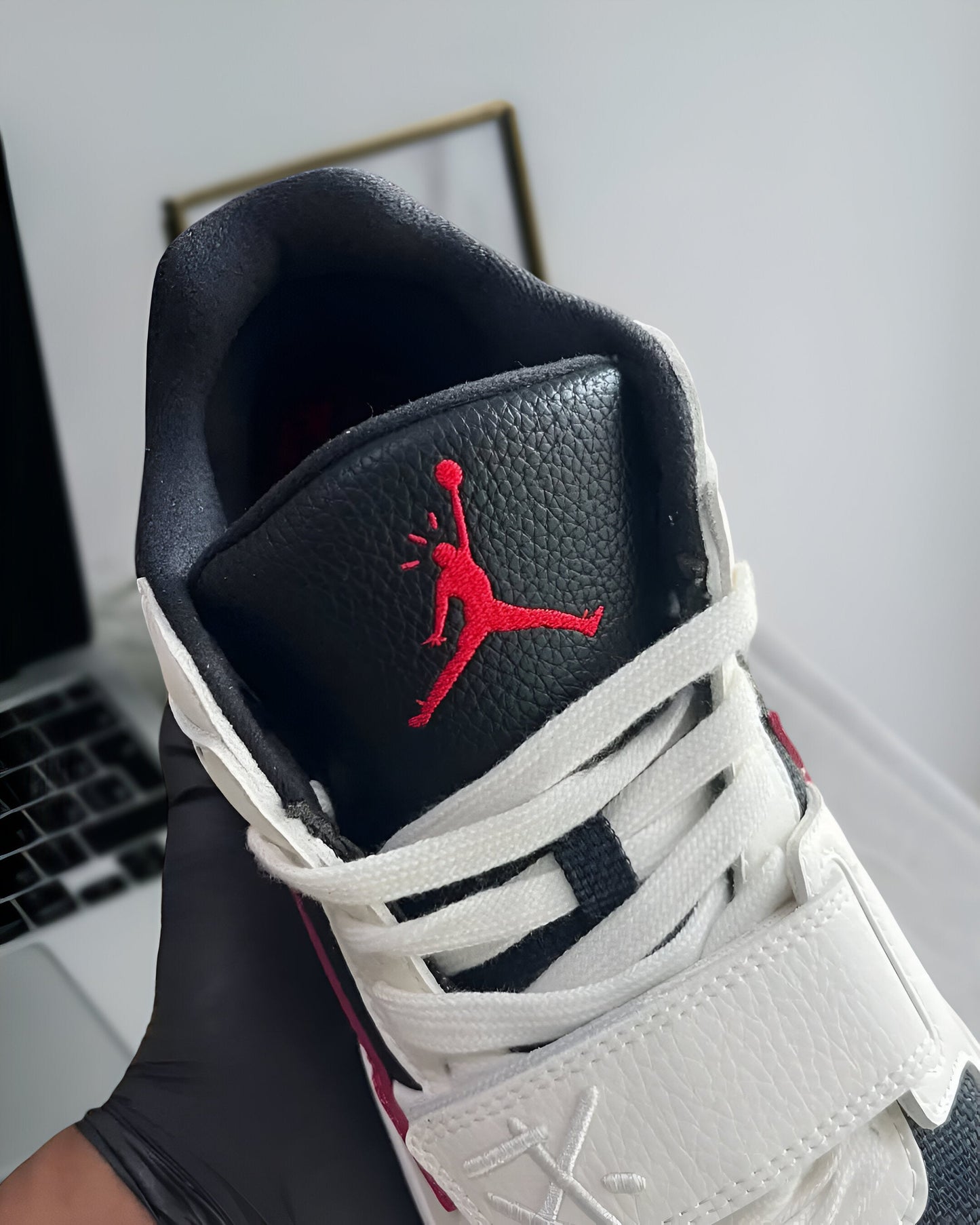 JORDAN JUMPMAN JACK TR
TRAVIS SCOTT UNIVERSITY RED