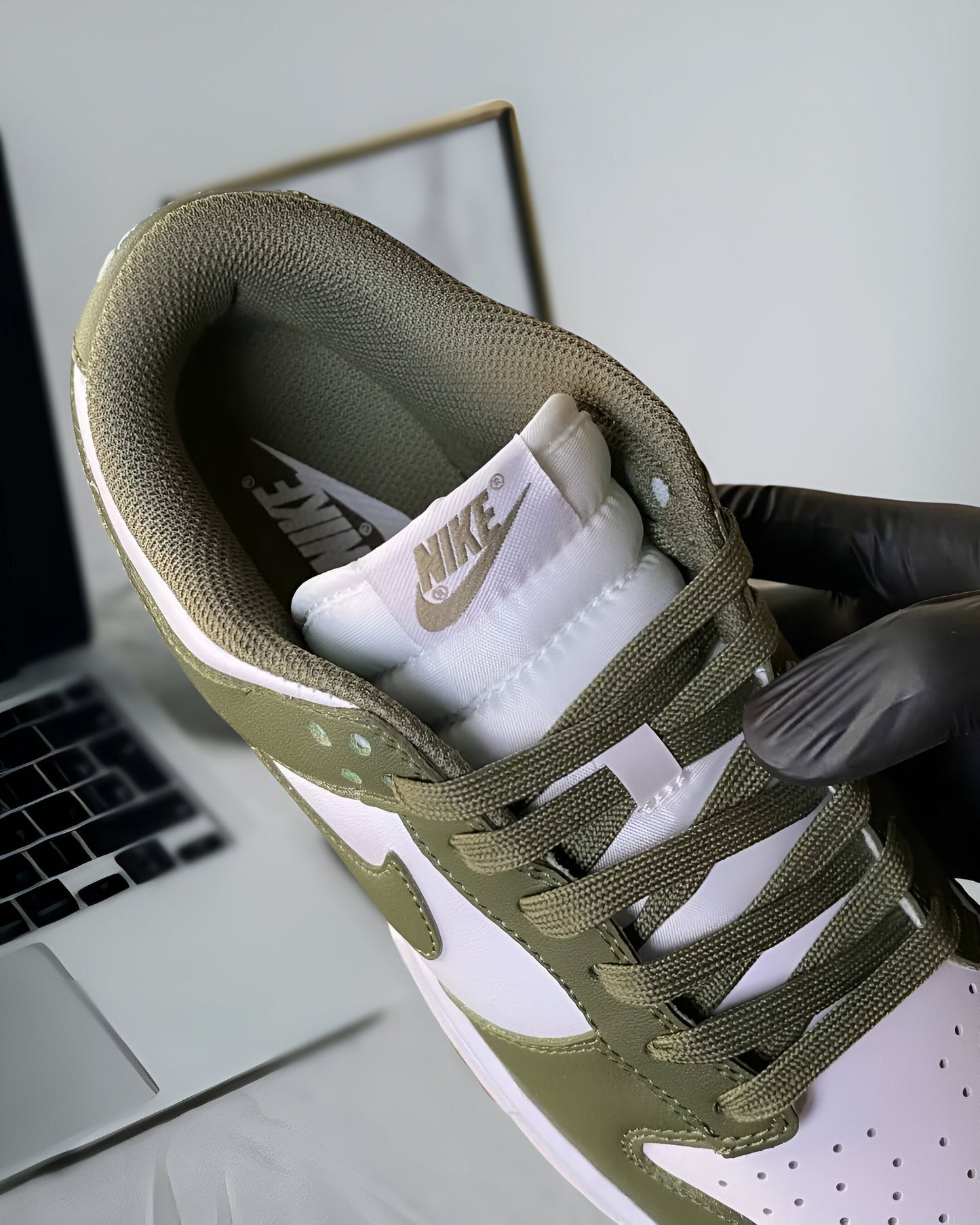 NIKE DUNK LOW PREMIUM "MEDIUM OLIVE"