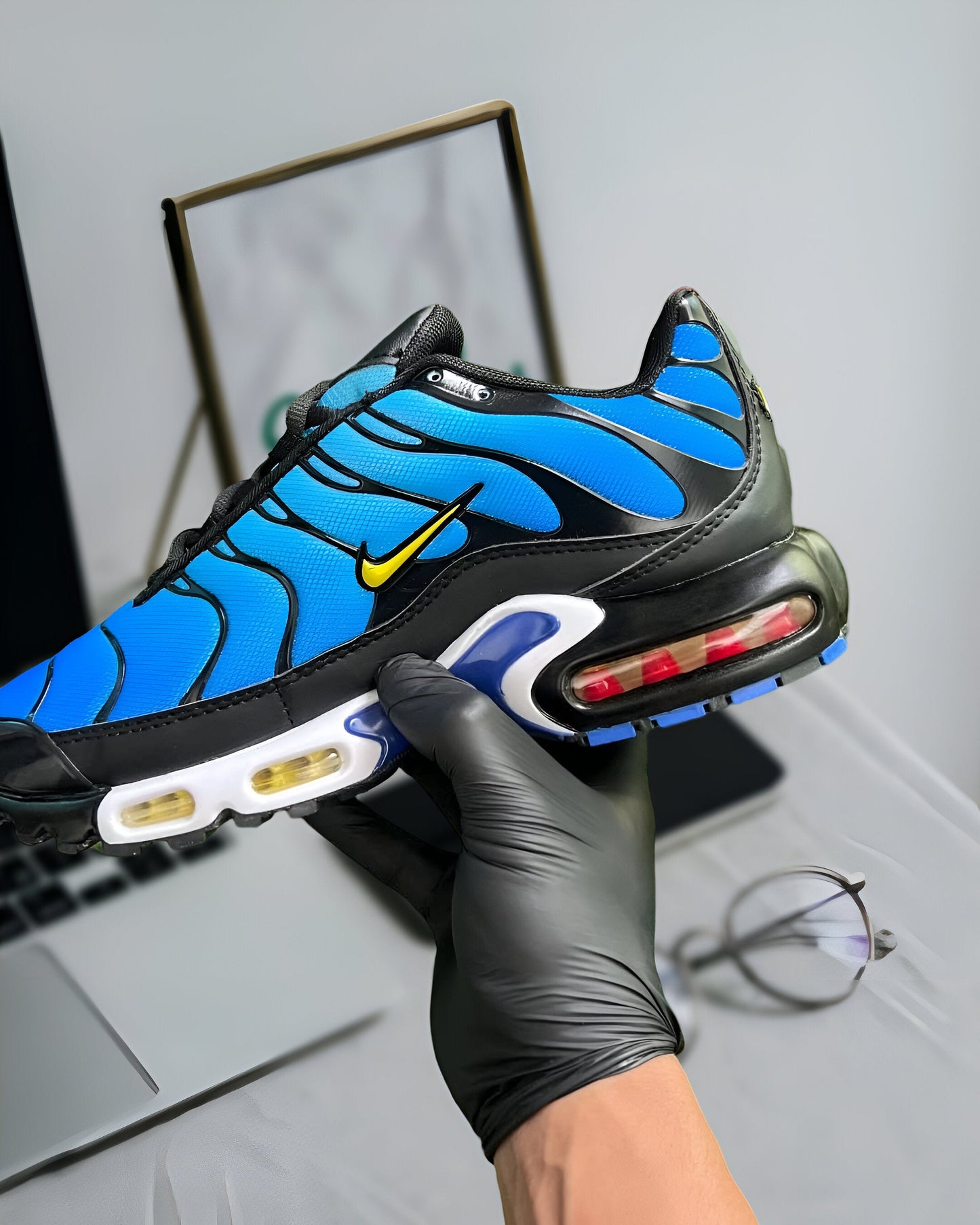 NIKE AIR MAX PLUS OG HYPER BLUE