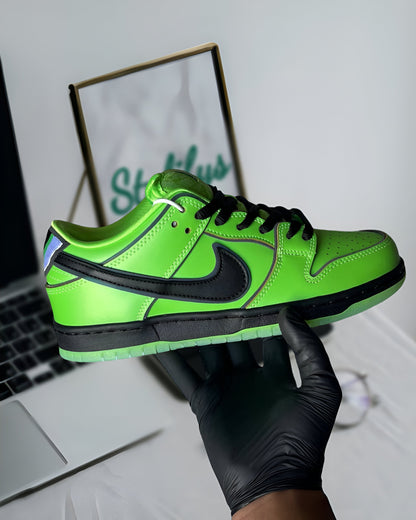NIKE SB DUNK LOW THE POWERPUFF GIRLS BUTTERCUP