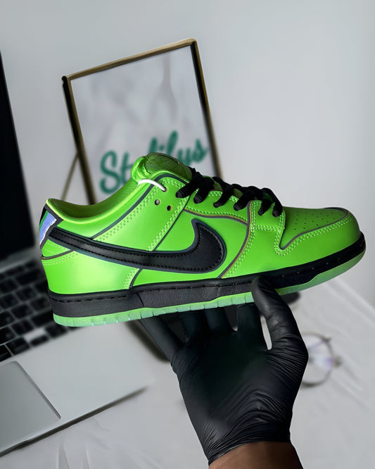 NIKE SB DUNK LOW THE POWERPUFF GIRLS BUTTERCUP