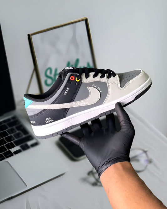 NIKE SB DUNK LOW VX1000