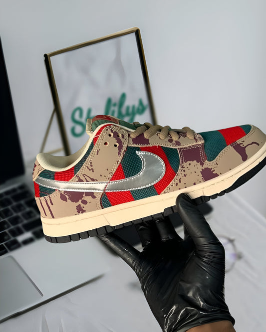 NIKE SB DUNK LOW "FREDDY KRUEGER