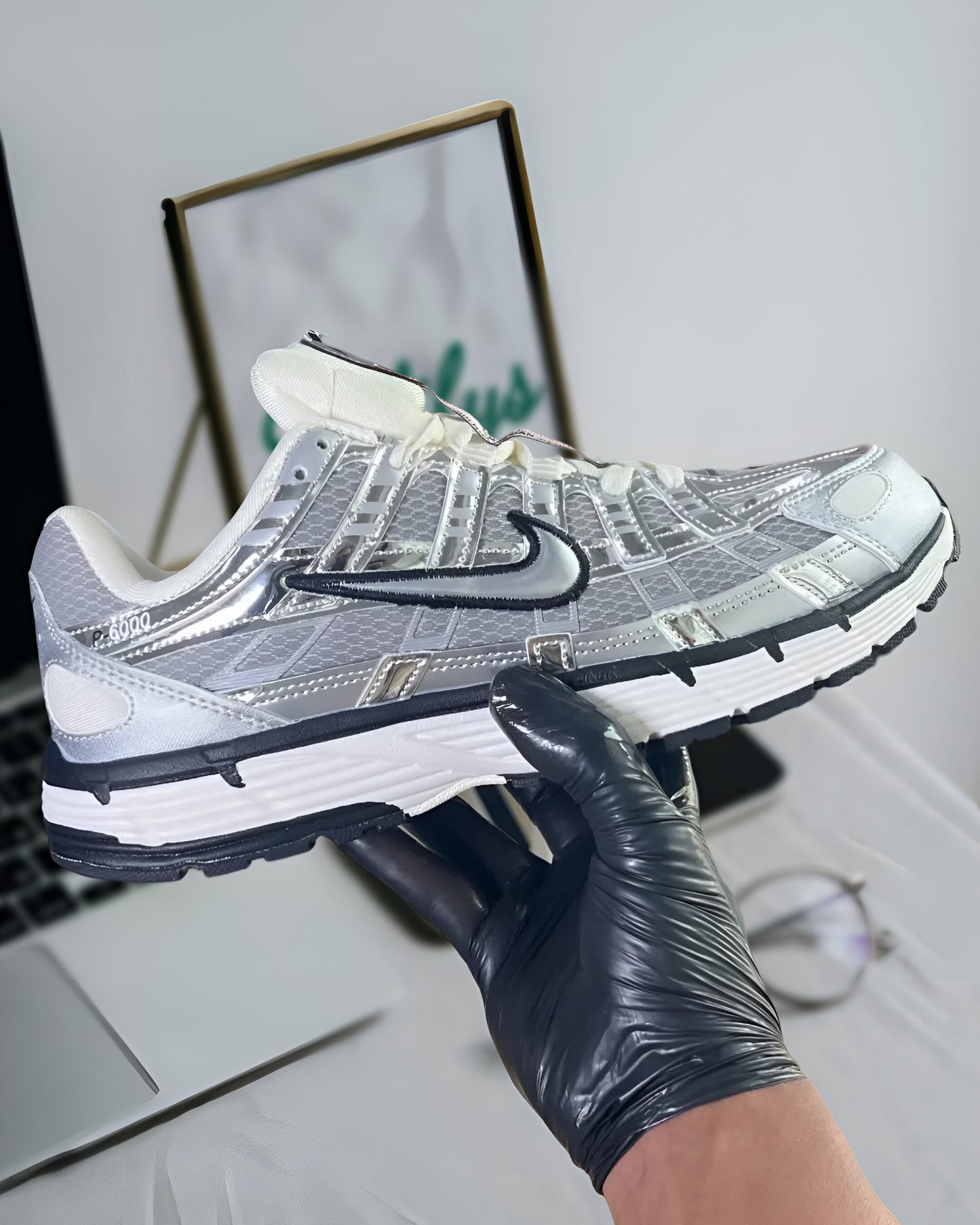 NIKE P-6000 METALLIC SILVE