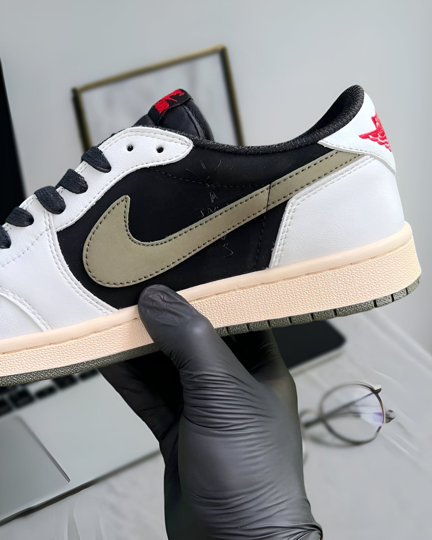 JORDAN 1 RETRO LOW OG SP TRAVIS SCOTT OLIVE