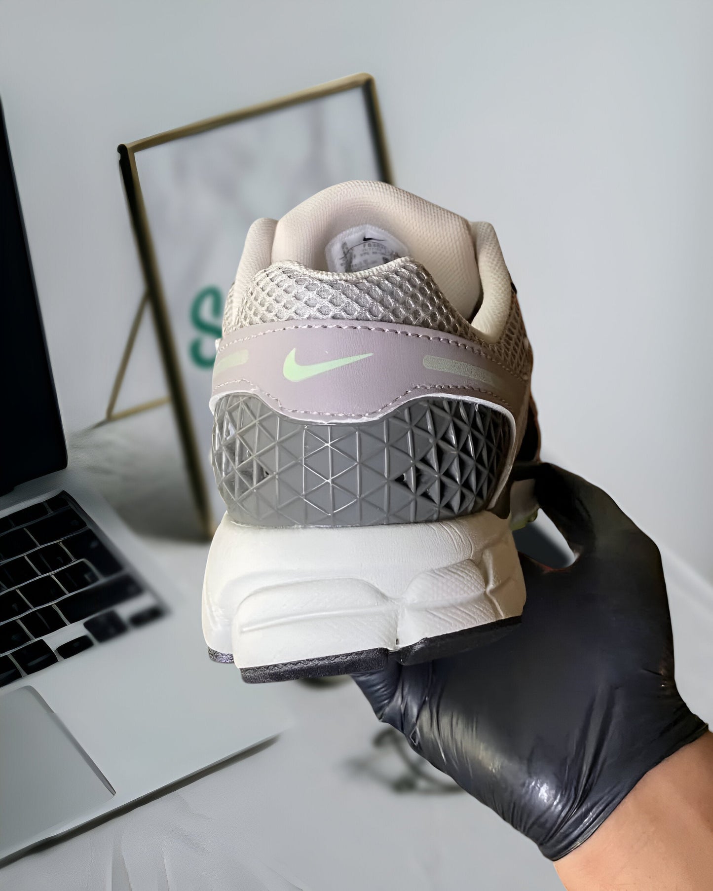 NIKE ZOOM VOMERO 5 COBBLESTONE FLAT PEWTER