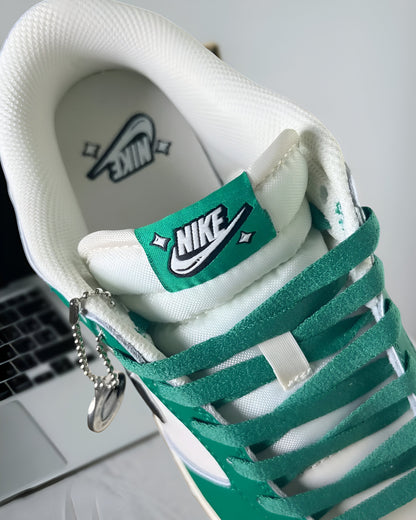 NIKE DUNK LOW SE LOTTERY PACK MALACHITE GREEN