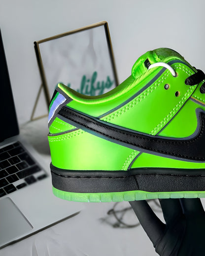 NIKE SB DUNK LOW THE POWERPUFF GIRLS BUTTERCUP